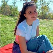 Profesora con experiencia de clases de apoyo para primaría, ESO, bachillerato de ciencias de la salud y cursando 5º de medicina